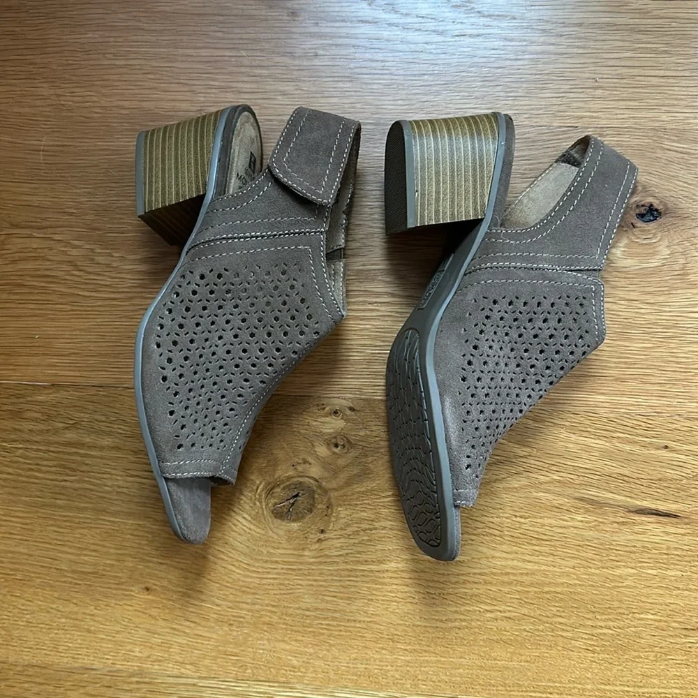 White Mountain Shoes